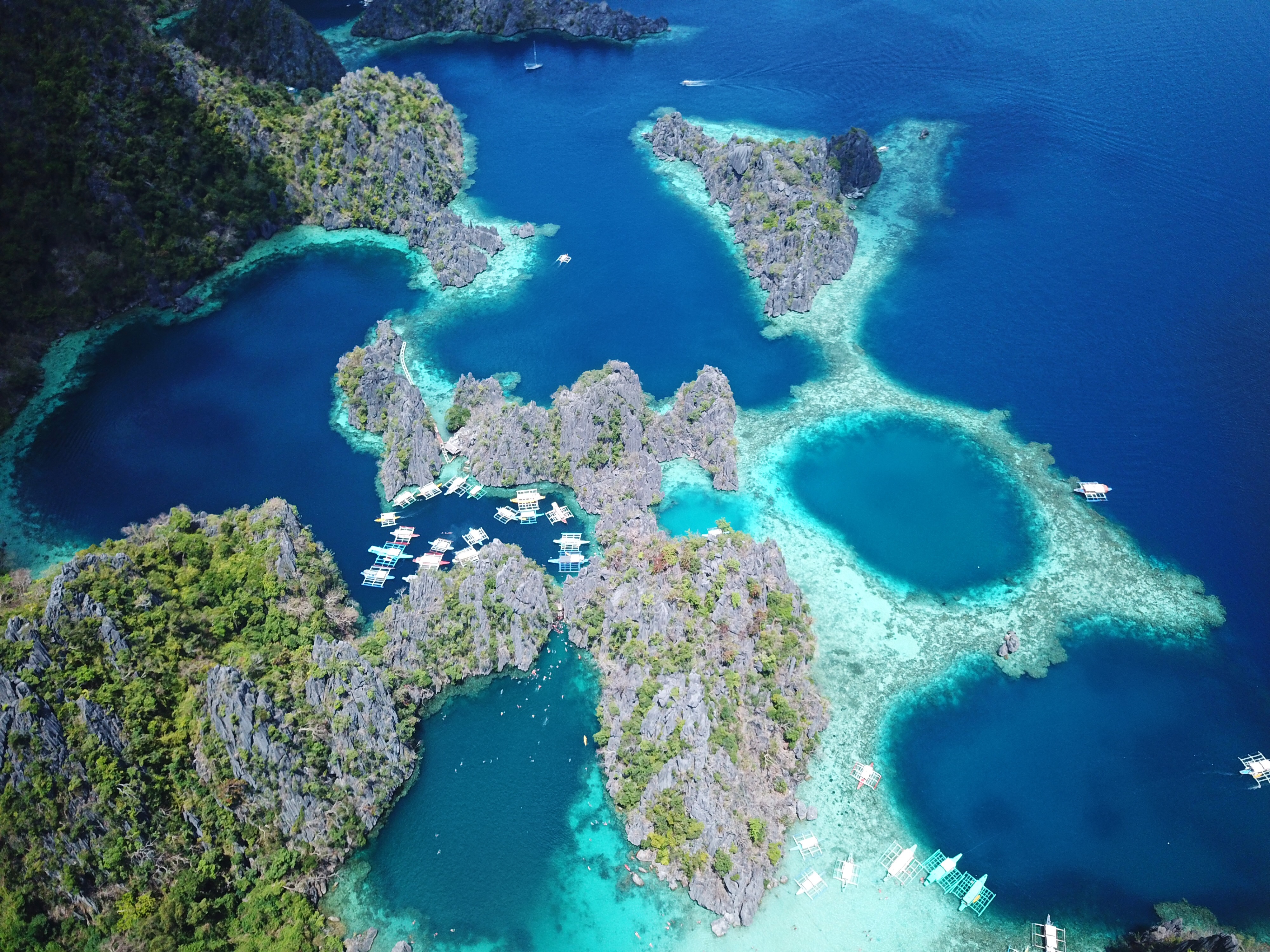 Coron The Travel Guide - Lagoon