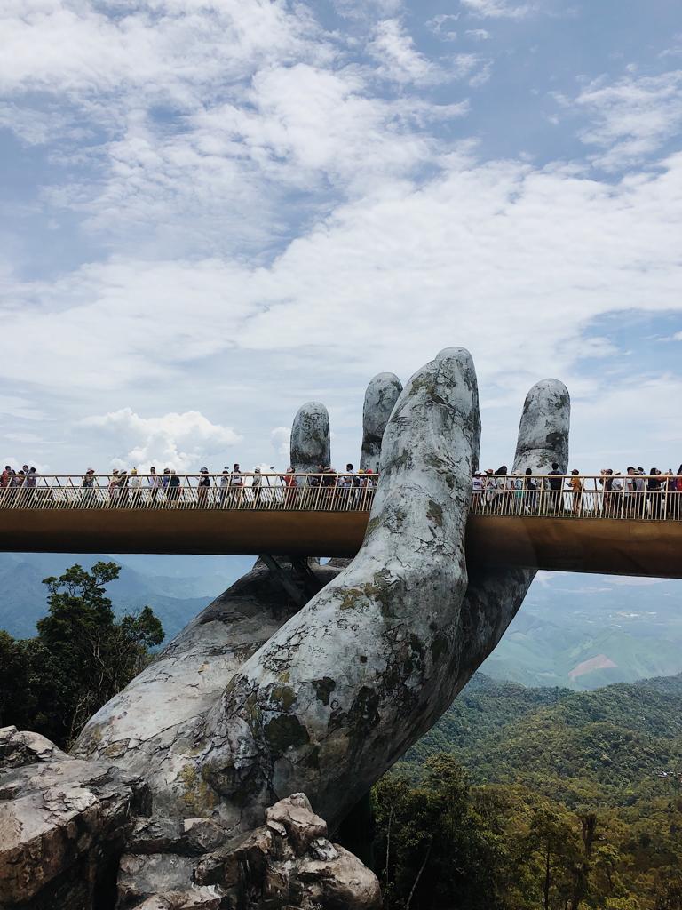 gOLDEN hand bridge