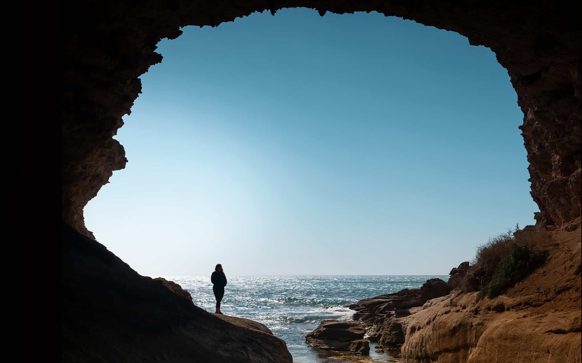 Melbourne to Perth - Talia Caves, south Australia 